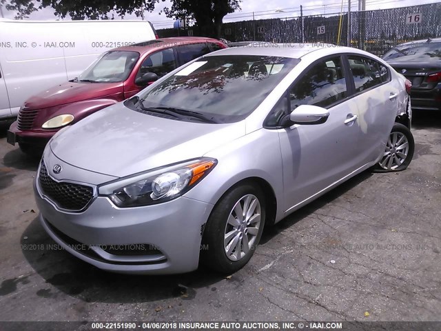 KNAFX4A64F5328269 - 2015 KIA FORTE LX SILVER photo 2