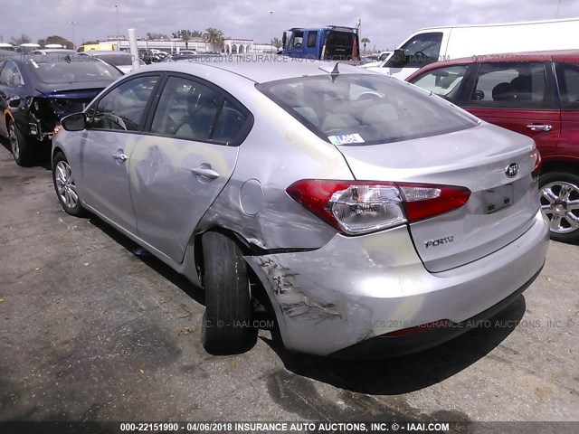 KNAFX4A64F5328269 - 2015 KIA FORTE LX SILVER photo 3