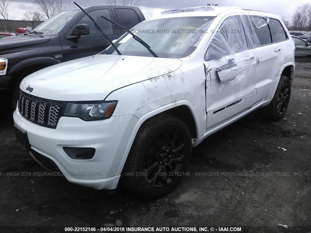 1C4RJFAG4HC704635 - 2017 JEEP GRAND CHEROKEE LAREDO WHITE photo 2