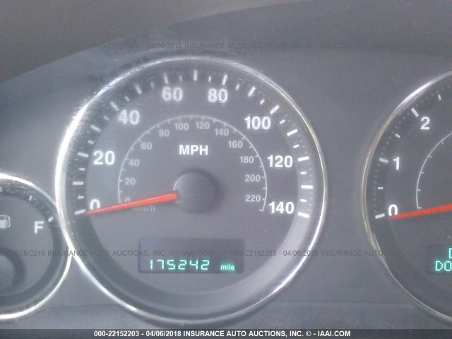 1J8HH48N06C175755 - 2006 JEEP COMMANDER WHITE photo 7