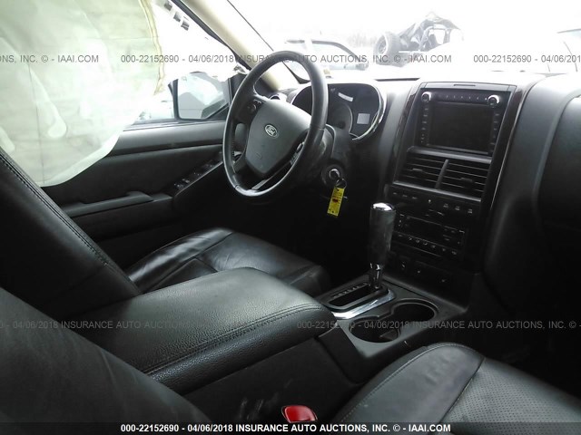 1FMEU7F89AUA93526 - 2010 FORD EXPLORER LIMITED თეთრი ფოტო 5