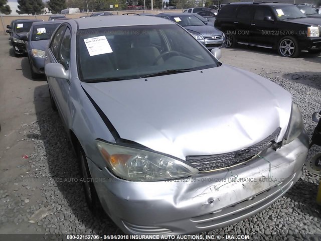 4T1BF30KX2U532793 - 2002 TOYOTA CAMRY LE/XLE/SE SILVER photo 1