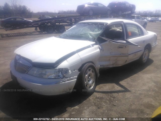 1LNHM97V12Y690502 - 2002 LINCOLN CONTINENTAL  白色 照片 2