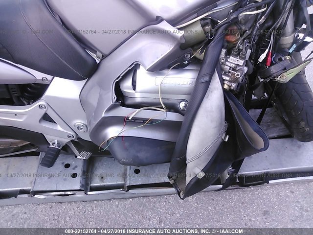 JH2SC51413M100420 - 2003 HONDA ST1300 A GRAY photo 8