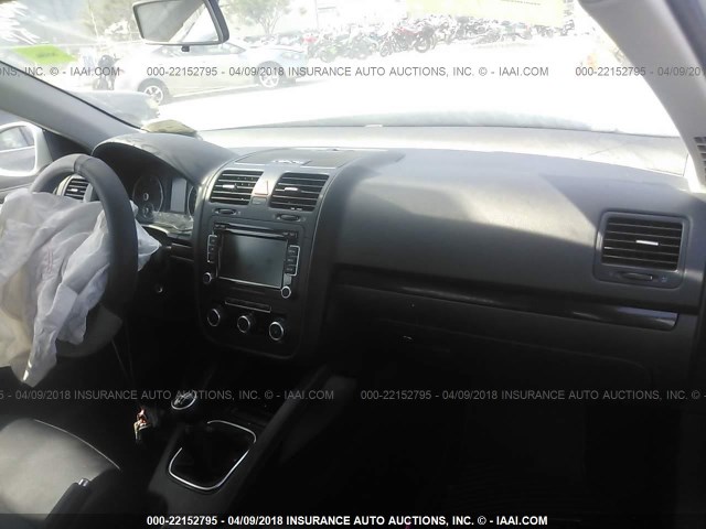 3VWRA7AJ7AM092921 - 2010 VOLKSWAGEN JETTA WOLFSBURG 银色 照片 5