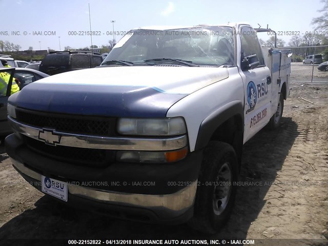 1GBHC24U12E272179 - 2002 CHEVROLET SILVERADO C2500 HEAVY DUTY WHITE photo 2