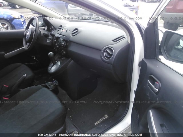 JM1DE1KZ1E0186207 - 2014 MAZDA MAZDA2 SPORT WHITE photo 5