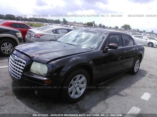 2C3JA43RX5H163135 - 2005 CHRYSLER 300 BURGUNDY photo 6