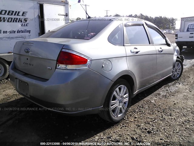 1FAHP35N08W216837 - 2008 FORD FOCUS SE/SEL/SES SILVER photo 4