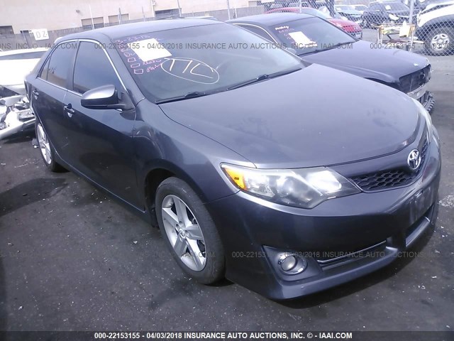 4T1BF1FK6CU110906 - 2012 TOYOTA CAMRY SE/LE/XLE GRAY photo 1