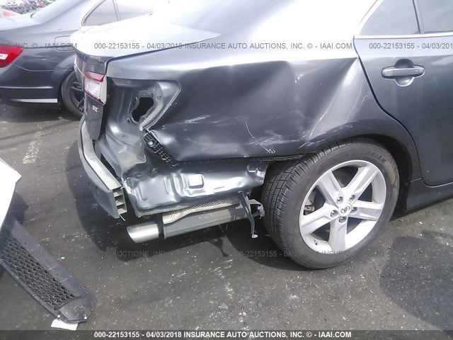 4T1BF1FK6CU110906 - 2012 TOYOTA CAMRY SE/LE/XLE Серый фото 6