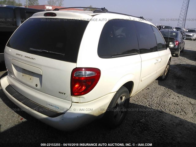 2D4GP44L85R476308 - 2005 DODGE GRAND CARAVAN SXT WHITE photo 4