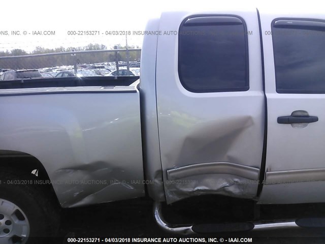 1GCRCSE04BZ423147 - 2011 CHEVROLET SILVERADO C1500 LT SILVER photo 6