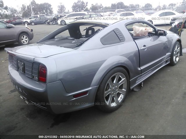 1ZVFT82H065125754 - 2006 FORD MUSTANG GT GRAY photo 4