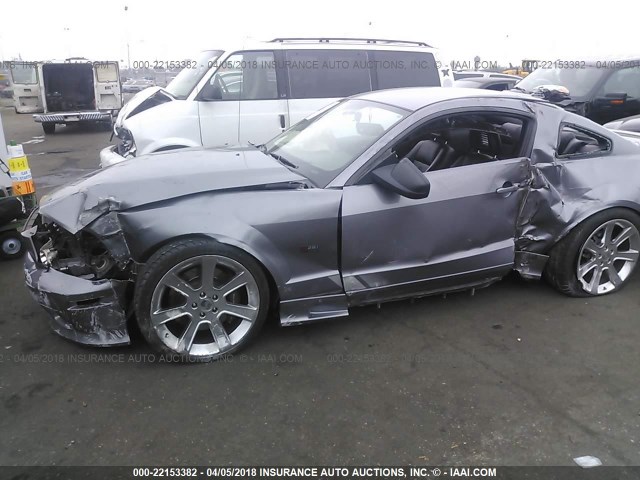 1ZVFT82H065125754 - 2006 FORD MUSTANG GT GRAY photo 6