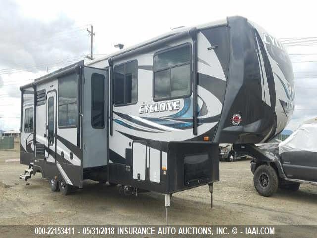 5SFCG392XHE346583 - 2017 HEARTLAND CYCLONE  灰色 照片 1
