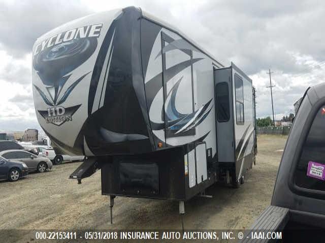 5SFCG392XHE346583 - 2017 HEARTLAND CYCLONE  灰色 照片 2