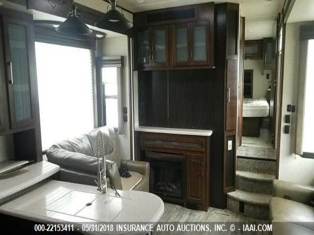 5SFCG392XHE346583 - 2017 HEARTLAND CYCLONE  灰色 照片 6