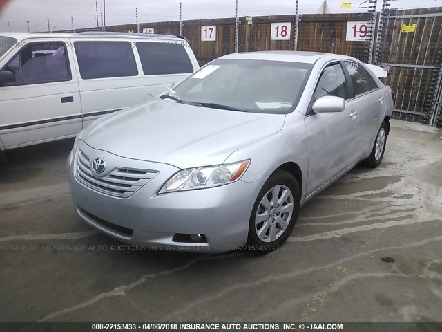 4T1BE46K59U389648 - 2009 TOYOTA CAMRY SE/LE/XLE SILVER photo 2