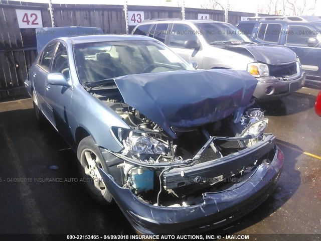 JTDBE32K130141688 - 2003 TOYOTA CAMRY LE/XLE Blau Foto 1