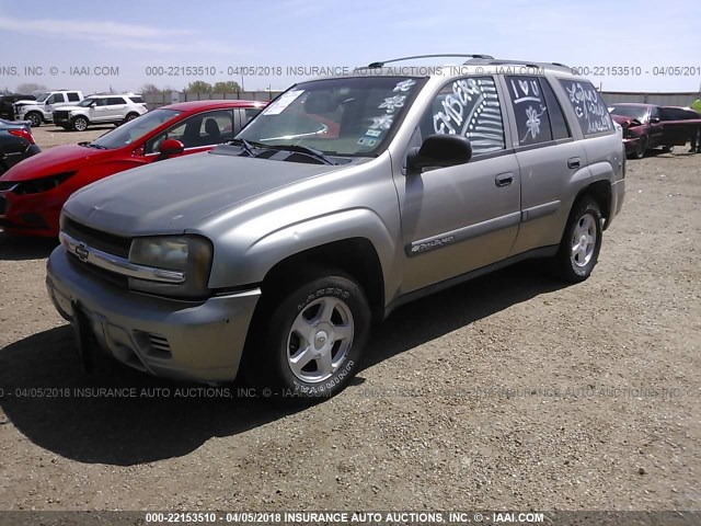 1GNDT13S832233586 - 2003 CHEVROLET TRAILBLAZER  SILVER photo 2