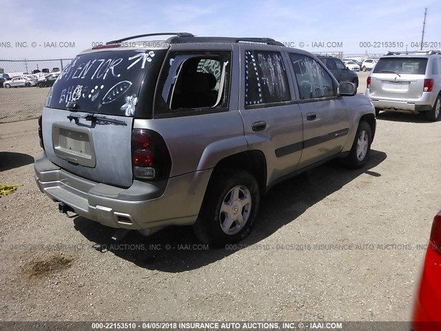 1GNDT13S832233586 - 2003 CHEVROLET TRAILBLAZER  SILVER photo 4