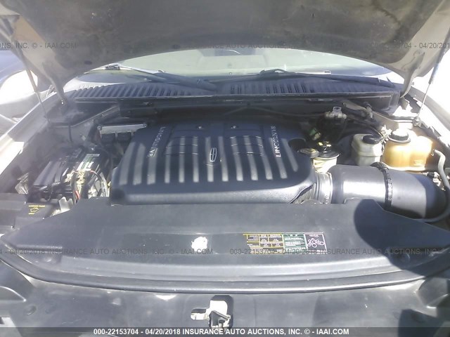 5LMFU27R34LJ05756 - 2004 LINCOLN NAVIGATOR 银色 照片 10