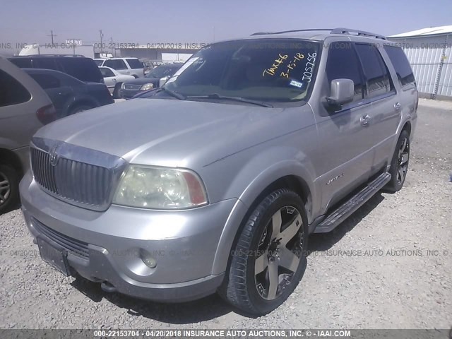 5LMFU27R34LJ05756 - 2004 LINCOLN NAVIGATOR 银色 照片 2