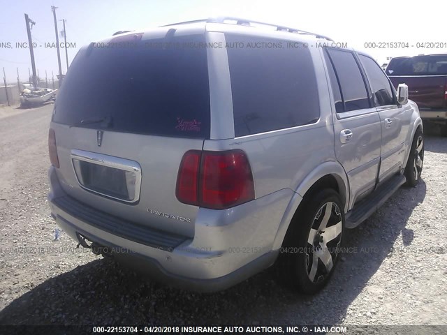 5LMFU27R34LJ05756 - 2004 LINCOLN NAVIGATOR 银色 照片 4