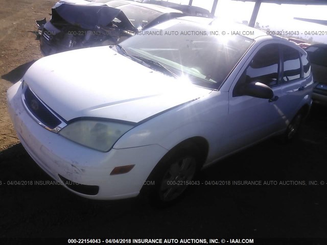 1FAHP37N87W107585 - 2007 FORD FOCUS ZX5/S/SE/SES 白色 照片 2