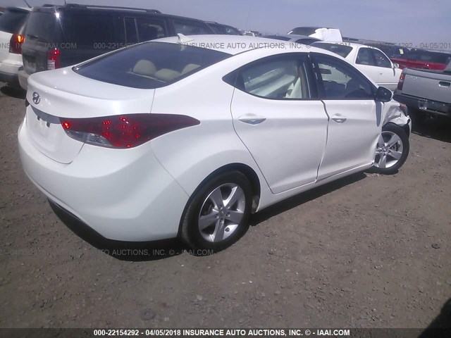 5NPDH4AE1DH343792 - 2013 HYUNDAI ELANTRA GLS/LIMITED WHITE photo 4