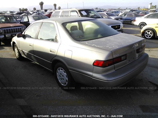 JT2BG28K6W0228334 - 1998 TOYOTA CAMRY LE/XLE Grau Foto 3