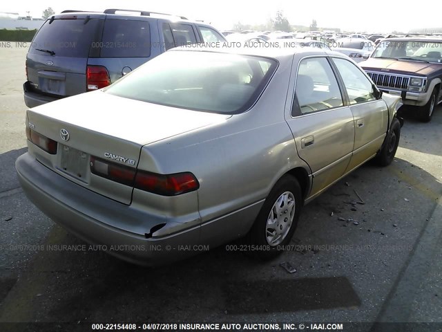JT2BG28K6W0228334 - 1998 TOYOTA CAMRY LE/XLE Grau Foto 4