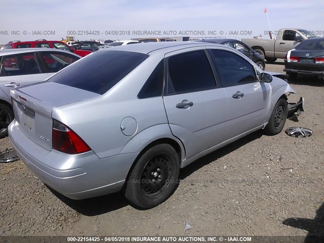 1FAFP34N27W167048 - 2007 FORD FOCUS ZX4/S/SE/SES SILVER photo 4