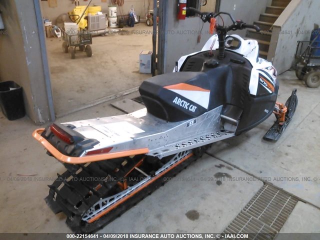 4UF11SNW7BT105431 - 2011 ARCTIC CAT SNOWPRO 800  თეთრი ფოტო 4