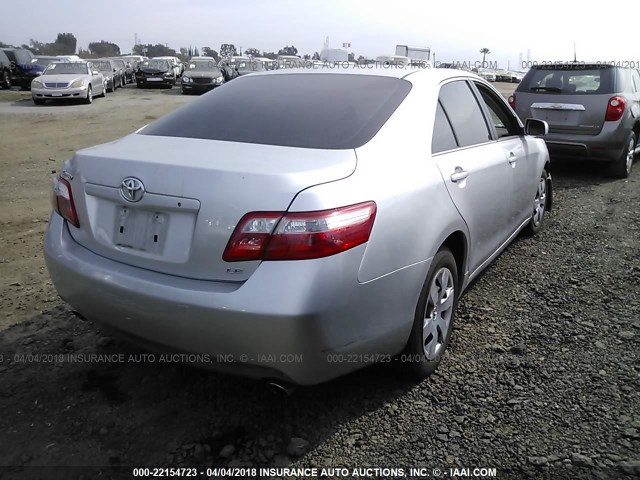 4T1BK46K78U567809 - 2008 TOYOTA CAMRY LE/XLE/SE SILVER photo 4