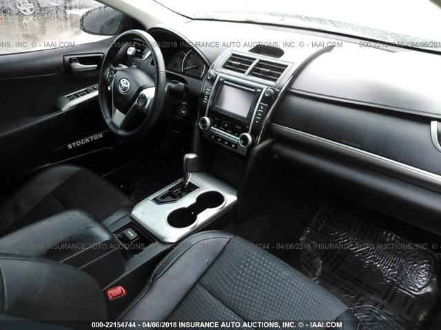 4T1BF1FK8DU205002 - 2013 TOYOTA CAMRY L/SE/LE/XLE 灰色 照片 5