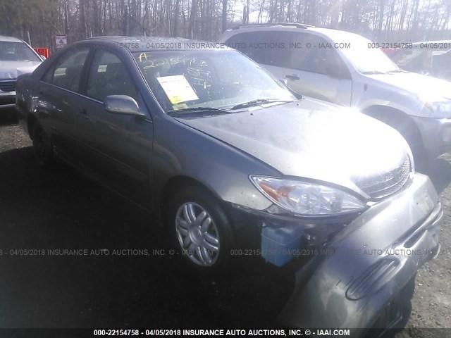 4T1BE32KX2U570928 - 2002 TOYOTA CAMRY LE/XLE/SE ნაცრისფერი ფოტო 1