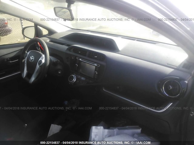 JTDKDTB30G1116079 - 2016 TOYOTA PRIUS C GRAY photo 5