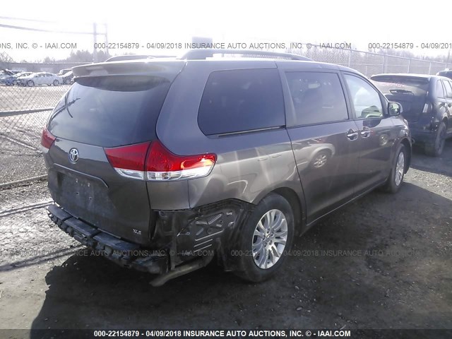 5TDYK3DC7DS364566 - 2013 TOYOTA SIENNA XLE/LIMITED GRAY photo 4