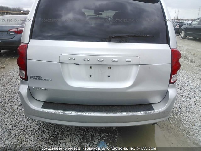 2D4RN3DGXBR601509 - 2011 DODGE GRAND CARAVAN MAINSTREET SILVER photo 6