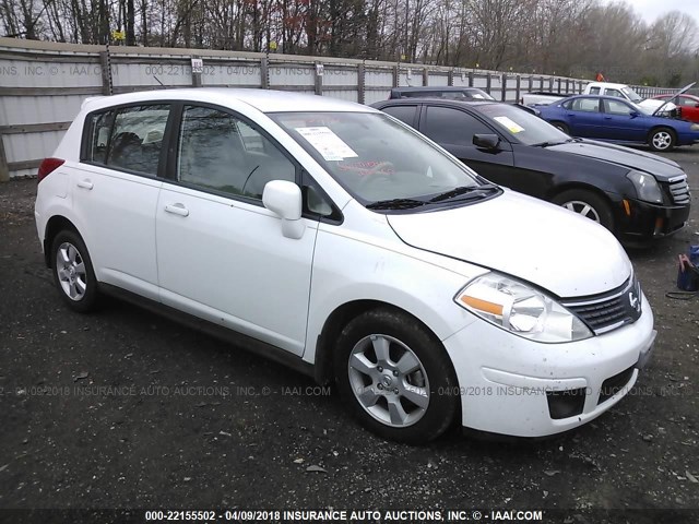 3N1BC13E89L362724 - 2009 NISSAN VERSA S/SL WHITE photo 1