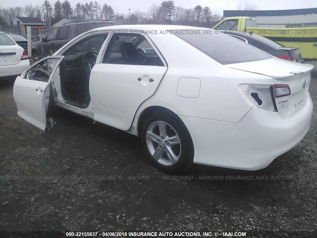 4T1BF1FK3DU698054 - 2013 TOYOTA CAMRY L/SE/LE/XLE WHITE photo 3