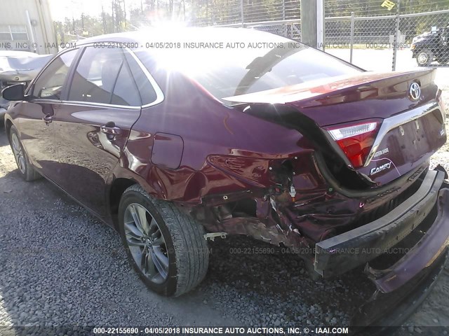 4T1BF1FK9HU763124 - 2017 TOYOTA CAMRY LE/XLE/SE/XSE BURGUNDY photo 3