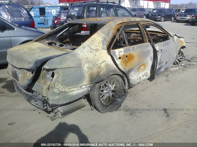 4T1BF1FK4HU369305 - 2017 TOYOTA CAMRY LE/XLE/SE/XSE BROWN photo 4