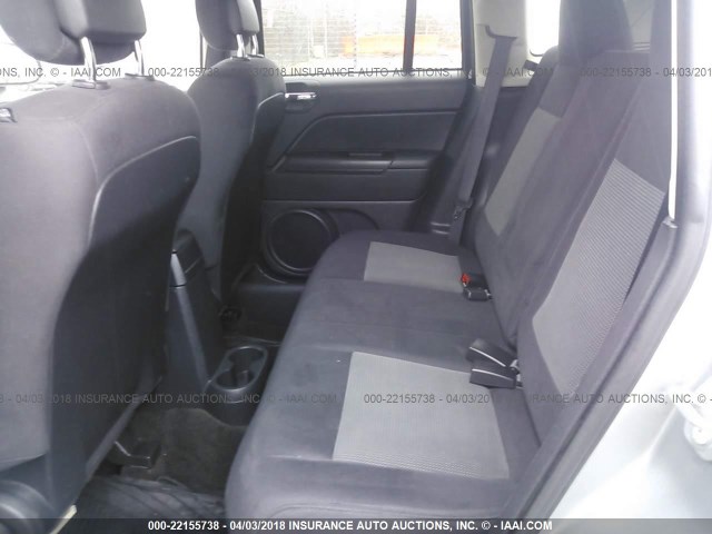 1C4NJCBA3GD675113 - 2016 JEEP COMPASS SPORT GRAY photo 8