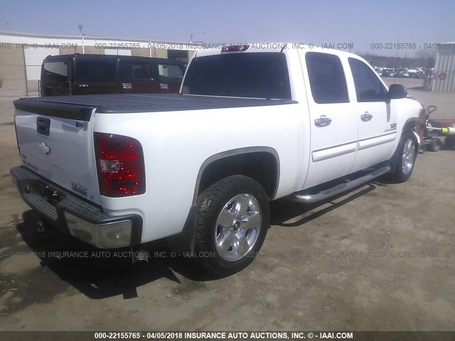 3GCPCSE04BG195559 - 2011 CHEVROLET SILVERADO C1500 LT WHITE photo 4