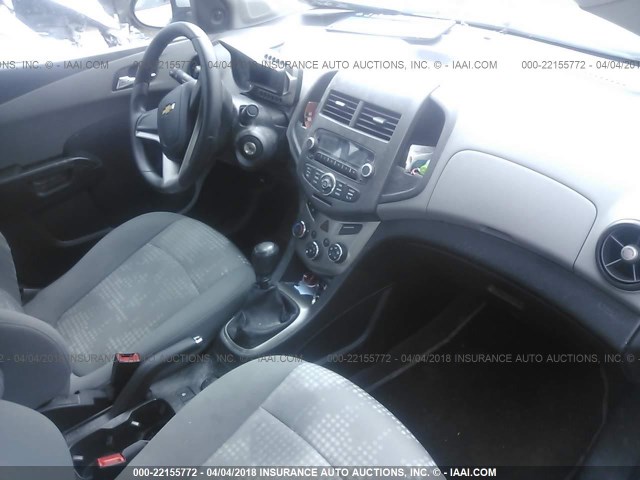 1G1JB5SH9C4128371 - 2012 CHEVROLET SONIC LS ვერცხლისფერი ფოტო 5