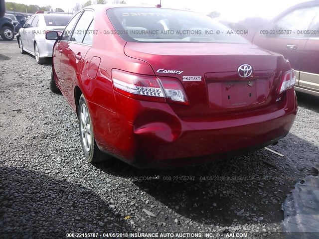 4T4BF3EK9BR152245 - 2011 TOYOTA CAMRY SE/LE/XLE RED photo 3