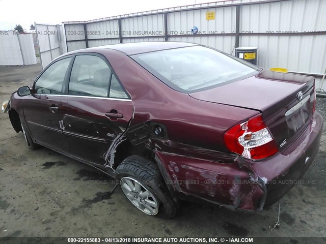 4T1BF30K32U029977 - 2002 TOYOTA CAMRY LE/XLE/SE RED photo 3